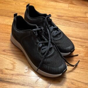 NWOT Dansko black sneakers - size 38. Dansko Natural Arch